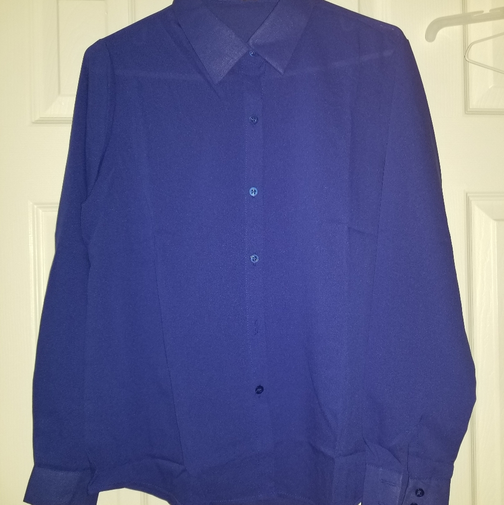 NWOT classic button down blouse - juniors